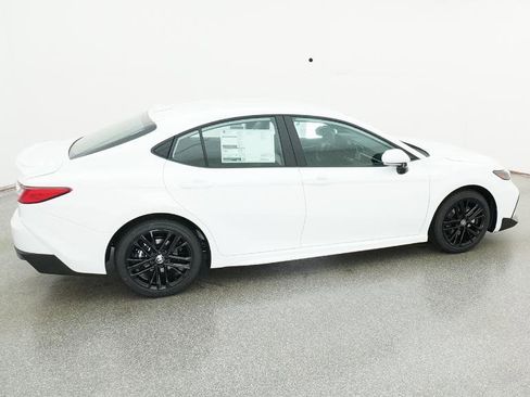 New 2026 Toyota Camry SE image 10