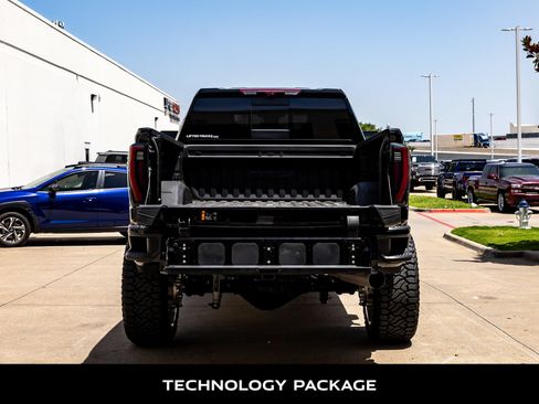 Used 2024 GMC Sierra 2500 AT4 w/ AT4 Premium Plus Package AWD/4WD image 8