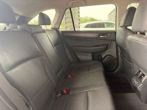 Used 2019 Subaru Outback 3.6R Limited AWD/4WD image 8