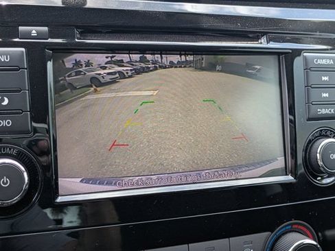 Used 2018 Nissan Rogue S FWD image 27