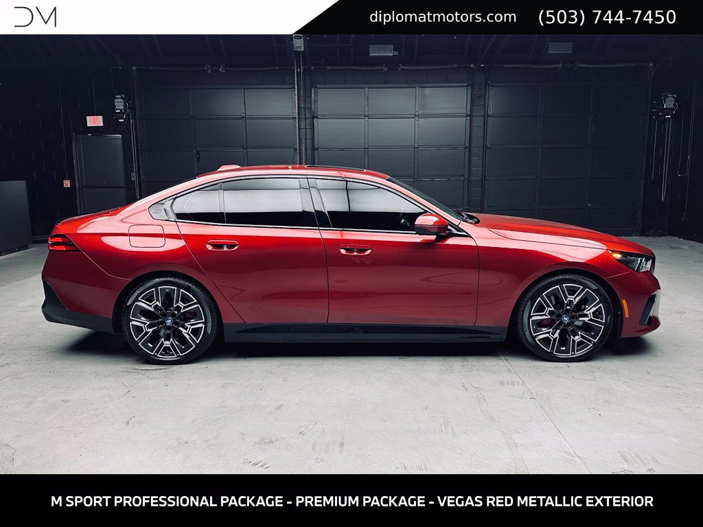 Used 2025 BMW i5 xDrive40 w/ M Sport Package AWD/4WD image 8