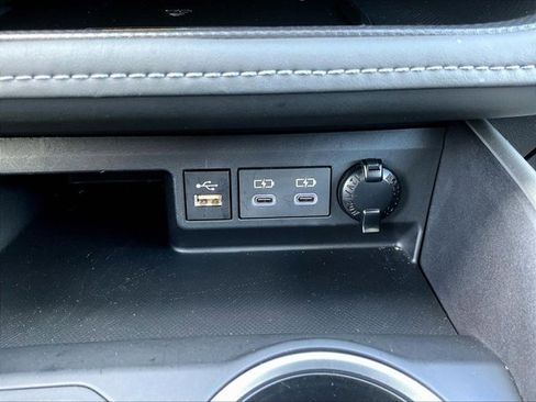 Used 2024 Toyota Highlander XLE FWD image 26