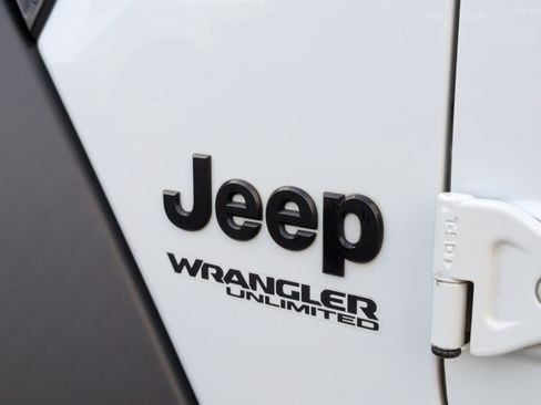 Used 2020 Jeep Wrangler Unlimited Sport AWD/4WD image 12