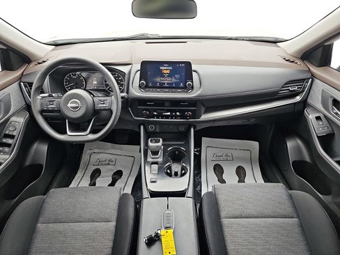Used 2023 Nissan Rogue SV FWD image 9