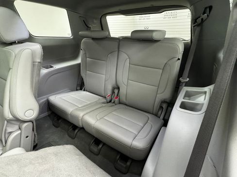 Used 2023 GMC Acadia SLT image 13