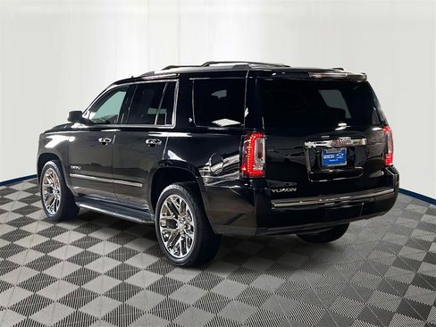 Used 2020 GMC Yukon Denali image 3