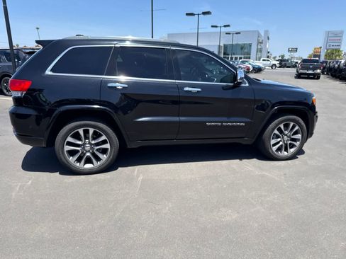 Used 2018 Jeep Grand Cherokee Overland RWD image 15