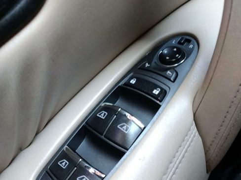 Used 2018 Nissan Armada SL image 34