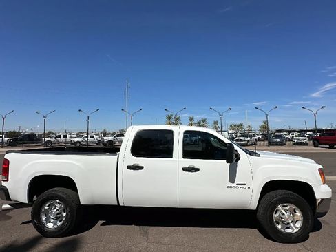 Used 2008 GMC Sierra 2500 SLE w/ Z71 Off-Road Package AWD/4WD image 6