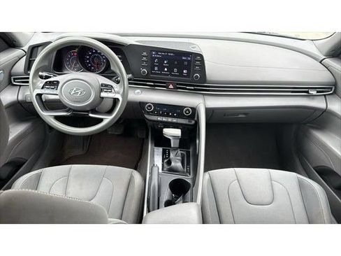 Used 2023 Hyundai Elantra SEL FWD image 18