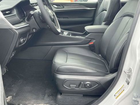 New 2026 Jeep Grand Cherokee L Limited AWD/4WD image 10