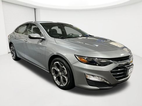Used 2024 Chevrolet Malibu LT image 3