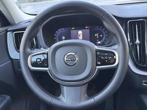 Certified 2025 Volvo XC60 B5 Plus image 17