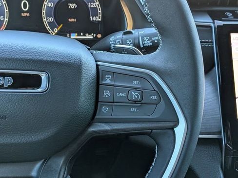 New 2025 Jeep Grand Cherokee Limited w/ Black Appearance Package RWD image 29
