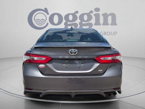 Used 2019 Toyota Camry SE FWD image 4
