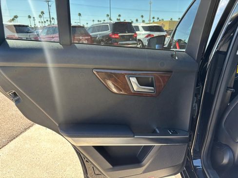 Used 2015 Mercedes-Benz GLK 350 2WD image 30