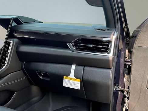 New 2026 GMC Yukon XL Elevation w/ Elevation Premium Package AWD/4WD image 32
