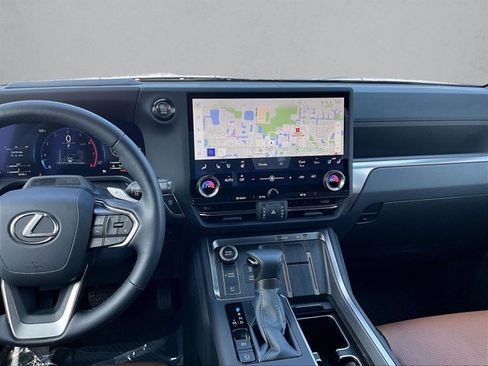 Used 2026 Lexus GX 550 w/ Cold Area Package AWD/4WD image 8