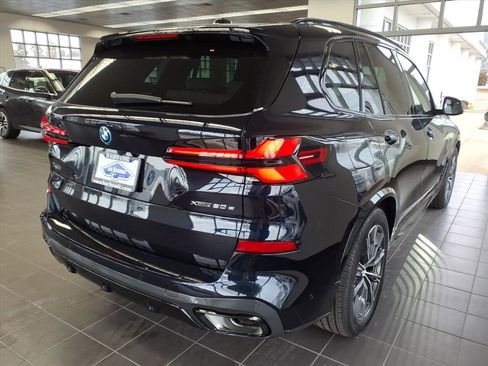 New 2026 BMW X5 xDrive50e image 7