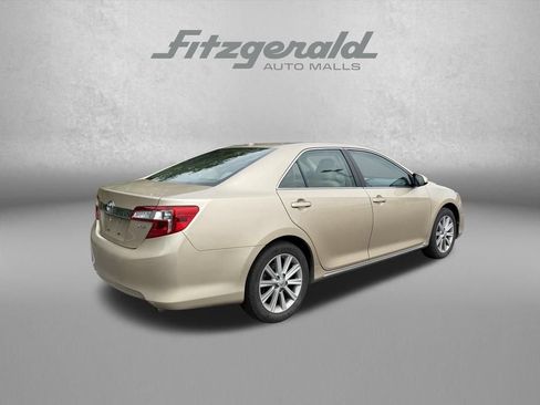 Used 2012 Toyota Camry XLE w/ Leather Pkg FWD image 8