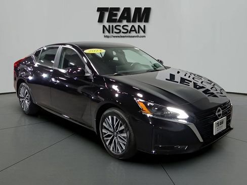 Certified 2024 Nissan Altima 2.5 SV w/ SV Premium Package AWD/4WD image 1