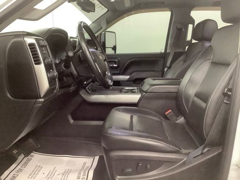 Used 2019 Chevrolet Silverado 2500 LTZ w/ Duramax Plus Package AWD/4WD image 11