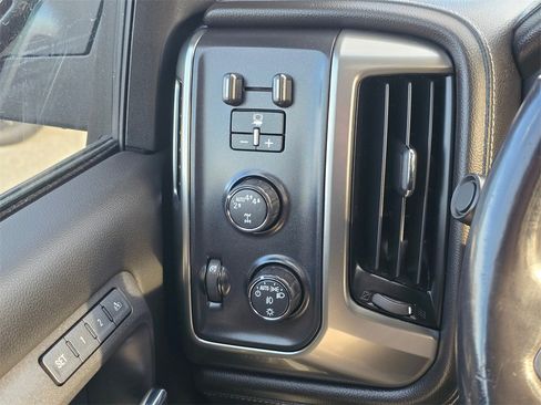 Used 2018 Chevrolet Silverado 1500 LTZ Z71 w/ LTZ Plus Package image 30