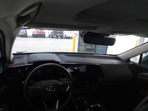 Used 2025 Lexus NX 350 AWD w/ Accessory Package (2T) image 5