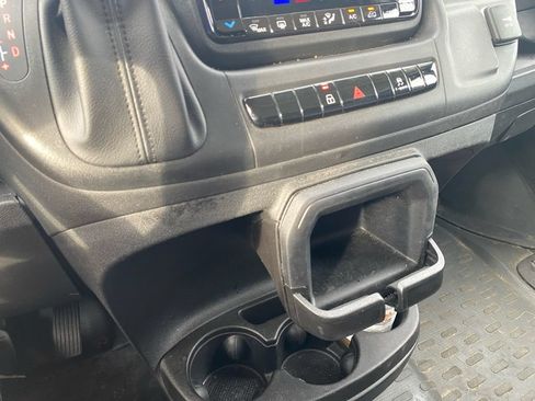 Used 2025 RAM ProMaster 2500 w/ U-Haul Equipment Group FWD image 30