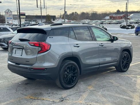 Used 2021 GMC Terrain SLE w/ Driver Convenience Package image 6