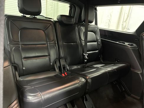 Used 2023 Lincoln Navigator L Reserve AWD/4WD image 30