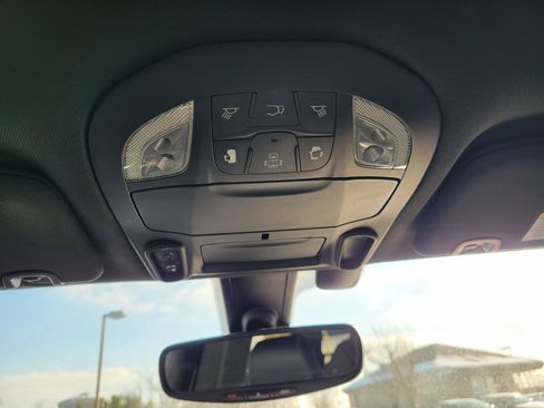 Used 2018 Chrysler Pacifica Touring-L Plus image 30