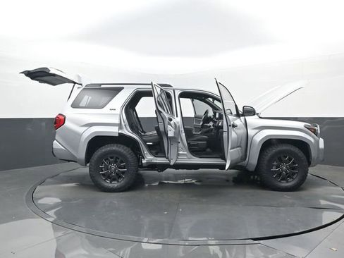 New 2026 Toyota 4Runner SR5 RWD image 30