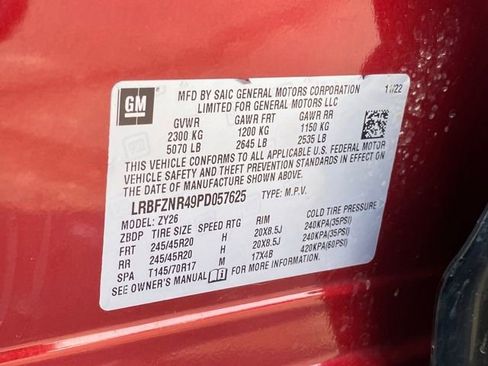 Used 2023 Buick Envision Essence w/ Sport Touring Package image 25