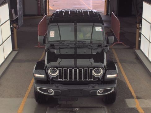 Used 2025 Jeep Wrangler Unlimited Sahara w/ Safety Group AWD/4WD image 3
