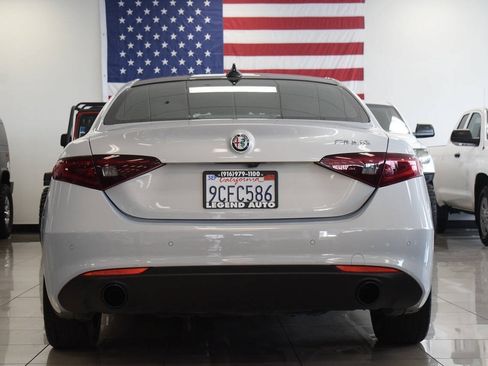 Used 2022 Alfa Romeo Giulia Ti RWD image 6