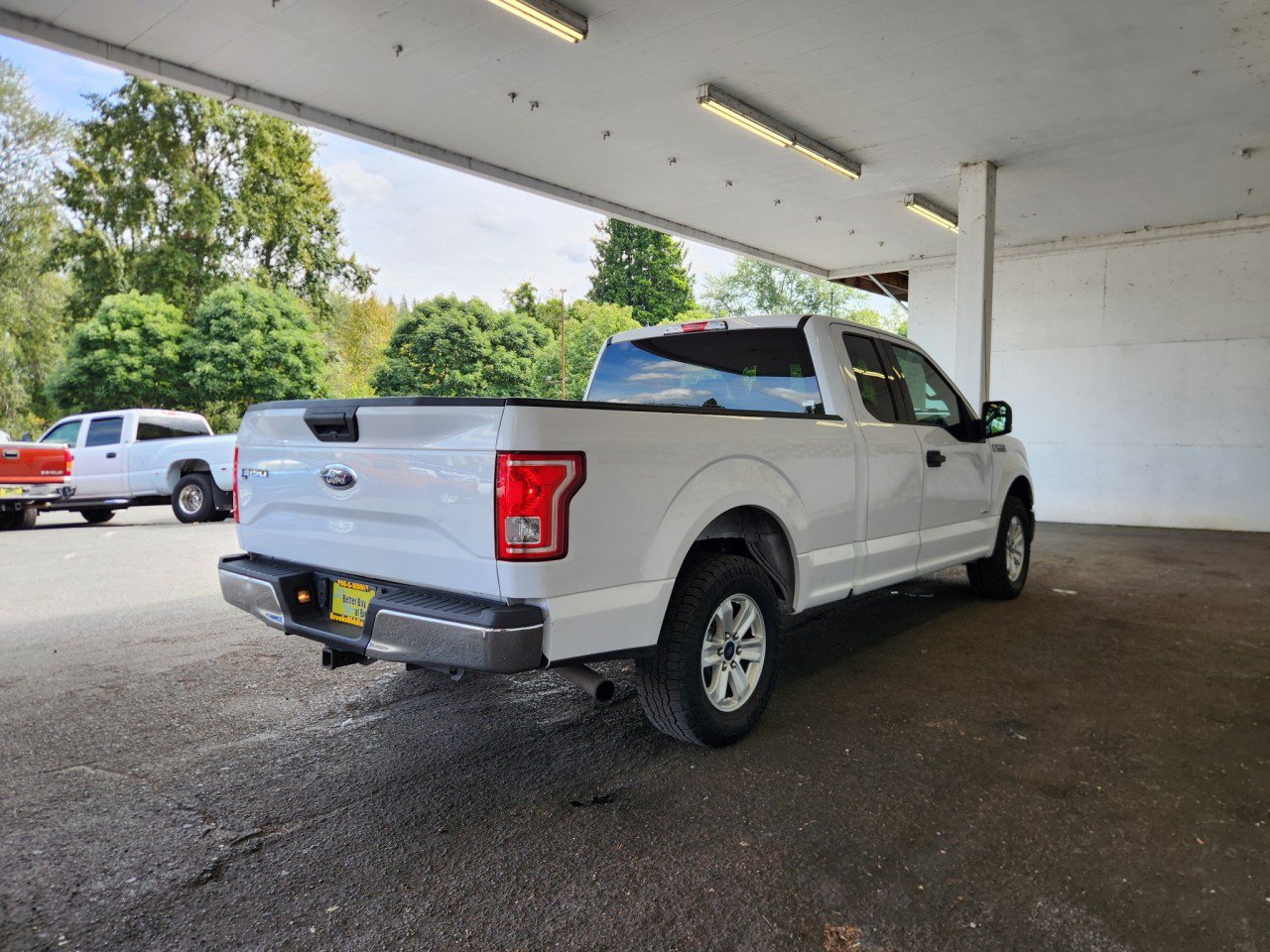 Used 2015 Ford F150 XLT w/ Equipment Group 301A Mid RWD image 3
