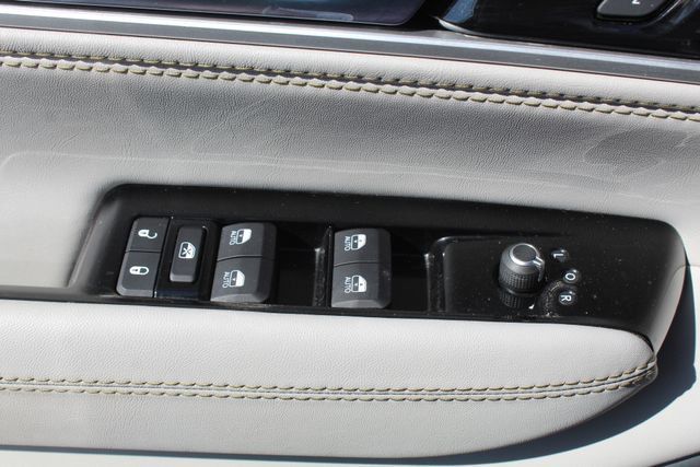 Used 2022 Jeep Wagoneer Series II w/ Premium Group I AWD/4WD image 37