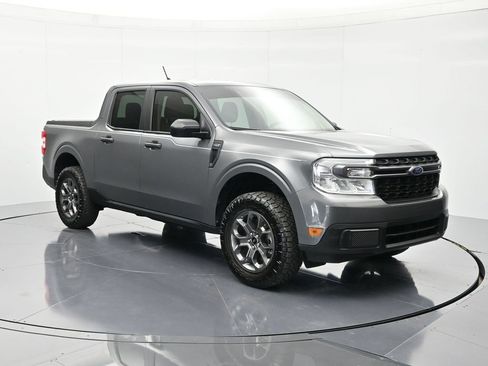 Used 2023 Ford Maverick XLT image 3