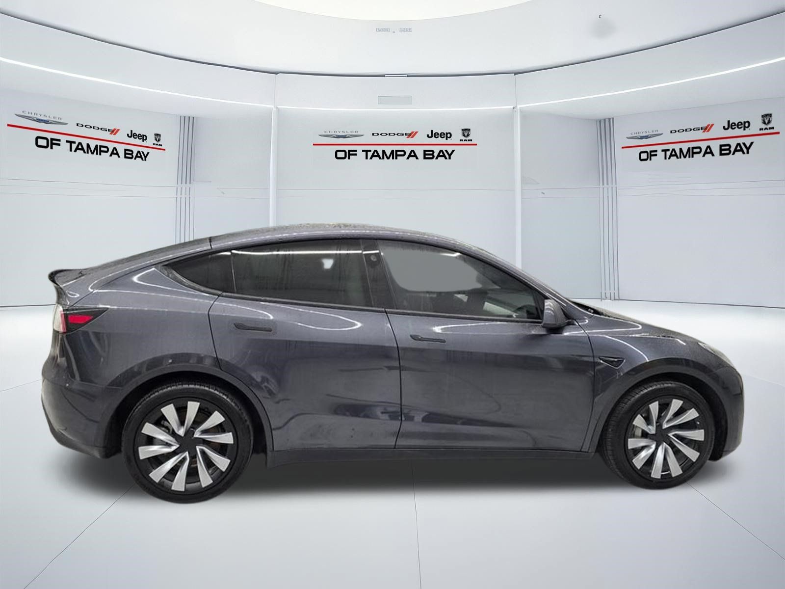 Used 2024 Tesla Model Y Long Range AWD/4WD image 7