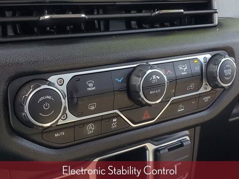 Used 2024 Jeep Wrangler Unlimited Sport AWD/4WD image 29