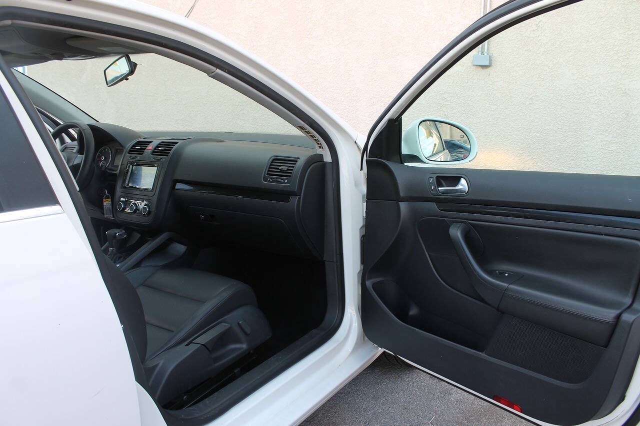 Used 2010 Volkswagen Jetta Limited Edition FWD image 31