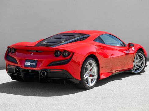 Used 2022 Ferrari F8 Tributo RWD image 3