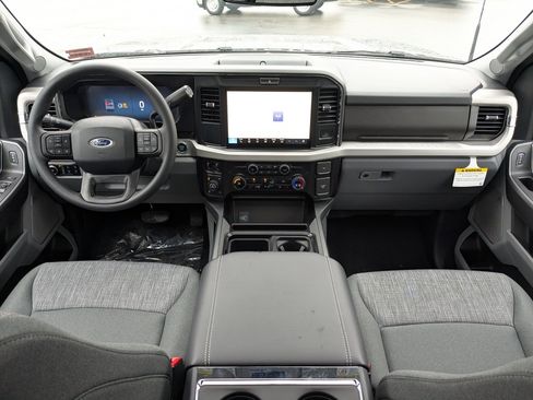 New 2026 Ford F250 XLT w/ XLT Premium Package AWD/4WD image 16