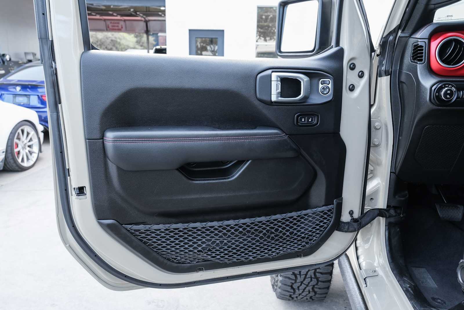 Used 2022 Jeep Gladiator Rubicon AWD/4WD image 38