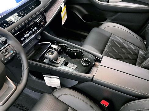 New 2025 Nissan Rogue Platinum w/ Tech Package image 8