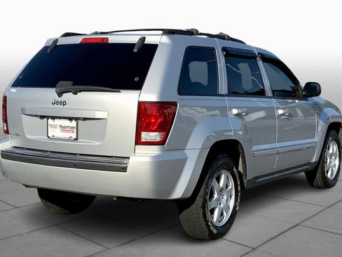Used 2010 Jeep Grand Cherokee Laredo w/ Sun/Sound Group image 12