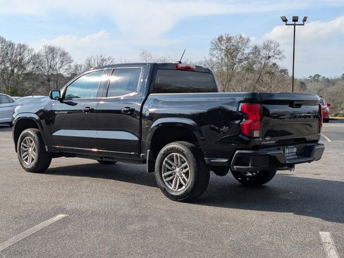 Used 2023 Chevrolet Colorado LT image 7