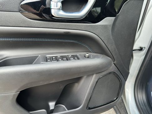 New 2026 Jeep Compass Latitude AWD/4WD image 10