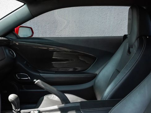 Used 2013 Chevrolet Camaro SS w/ SS Performance Package RWD image 18